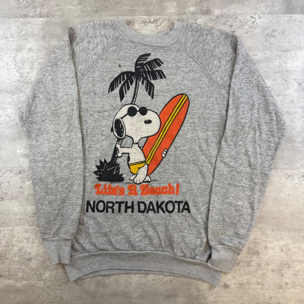 Vintage 1958 Snoopy Peanuts North Dakota Lifes A Beach Gray Raglan Sweatshirt